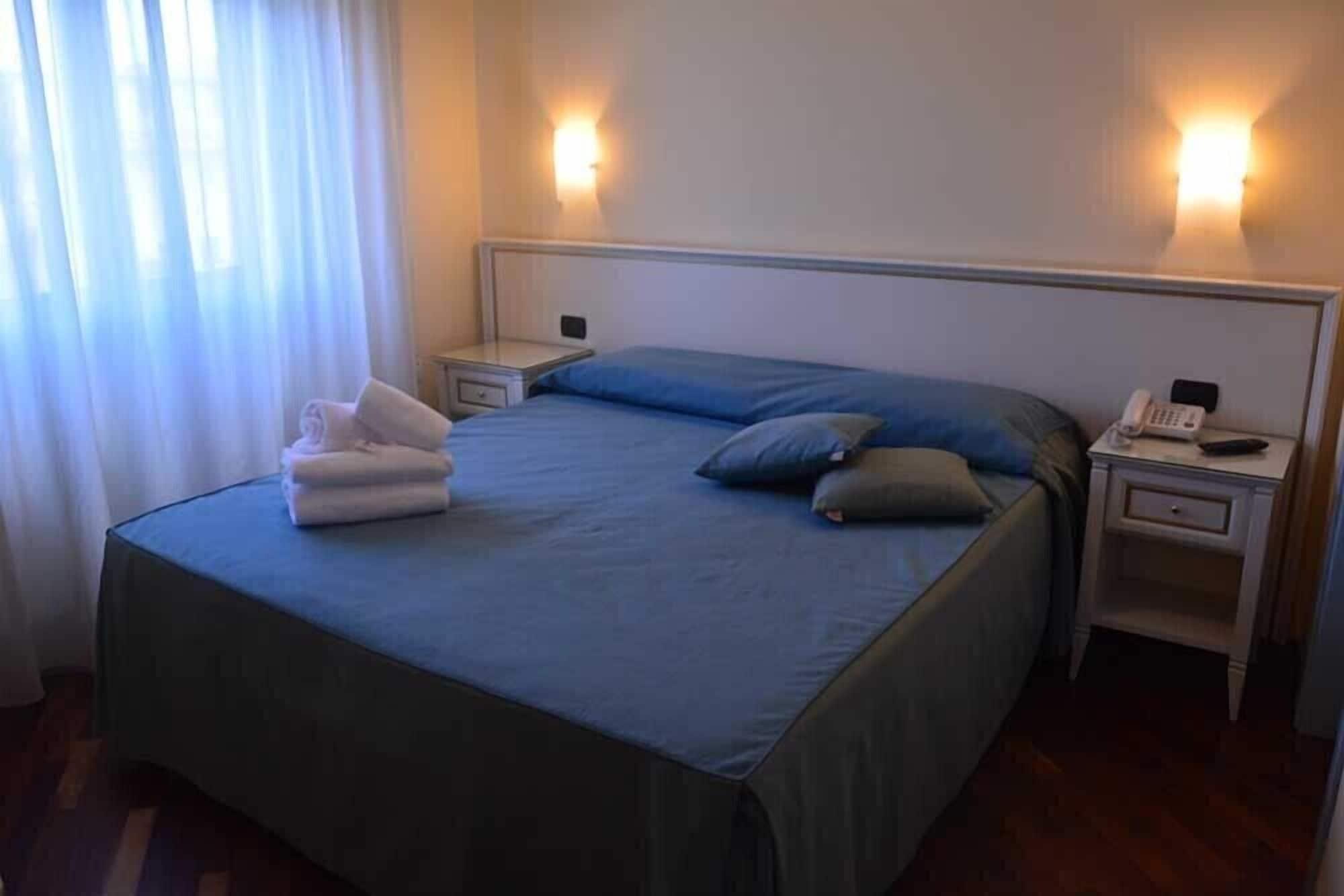 Costa Hotel Pompei Bagian luar foto