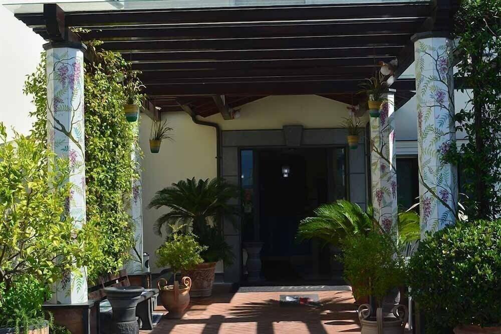 Costa Hotel Pompei Bagian luar foto