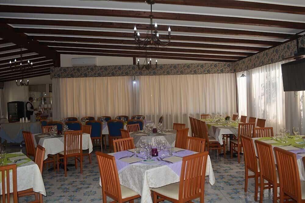 Costa Hotel Pompei Bagian luar foto