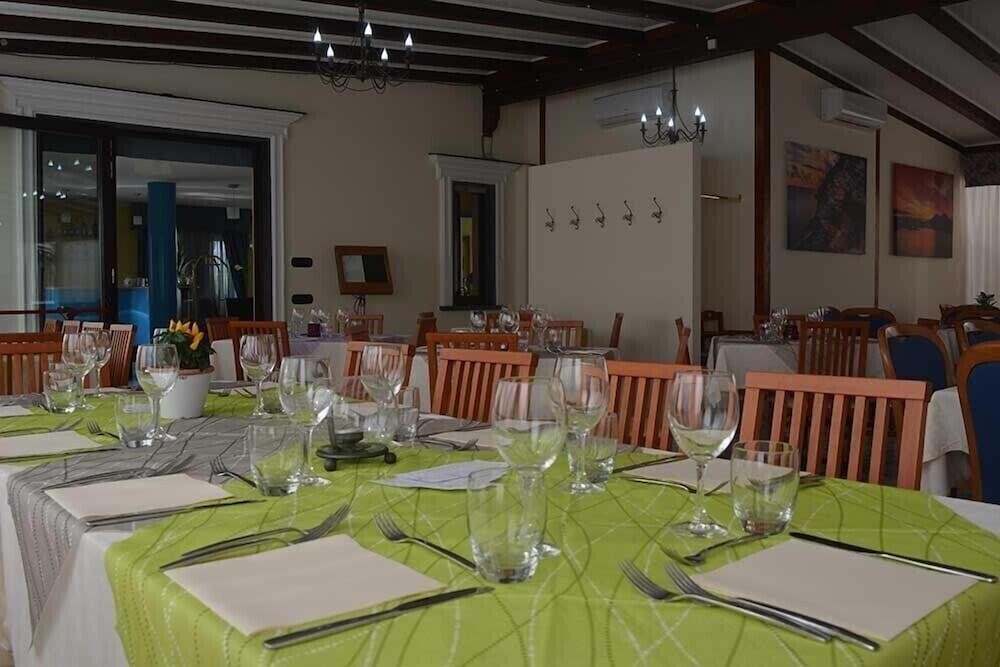 Costa Hotel Pompei Bagian luar foto