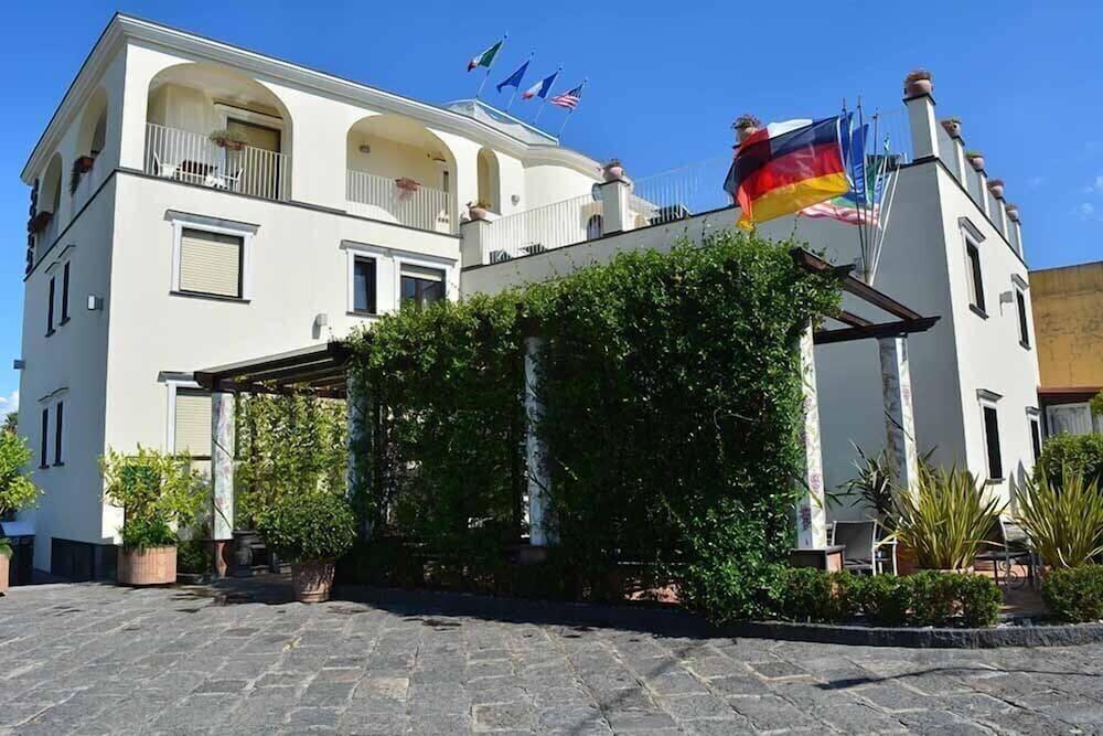 Costa Hotel Pompei Bagian luar foto